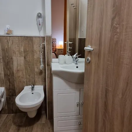 Πανσιόν House Leomar Di Sara *