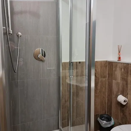 House Leomar Di Sara Πανσιόν *