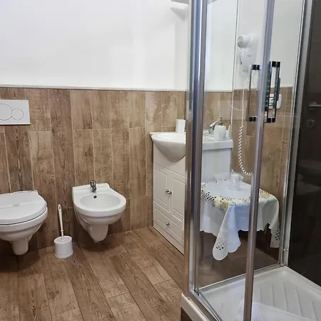House Leomar Di Sara Πανσιόν *