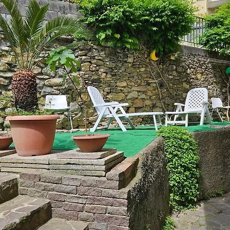 Affittacamere House Leomar Di Sara Genova