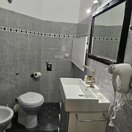 House Leomar Di Sara * Genova