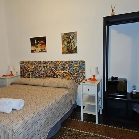 House Leomar Di Sara Πανσιόν Γένοβα