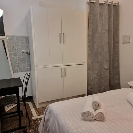 Affittacamere House Leomar Di Sara